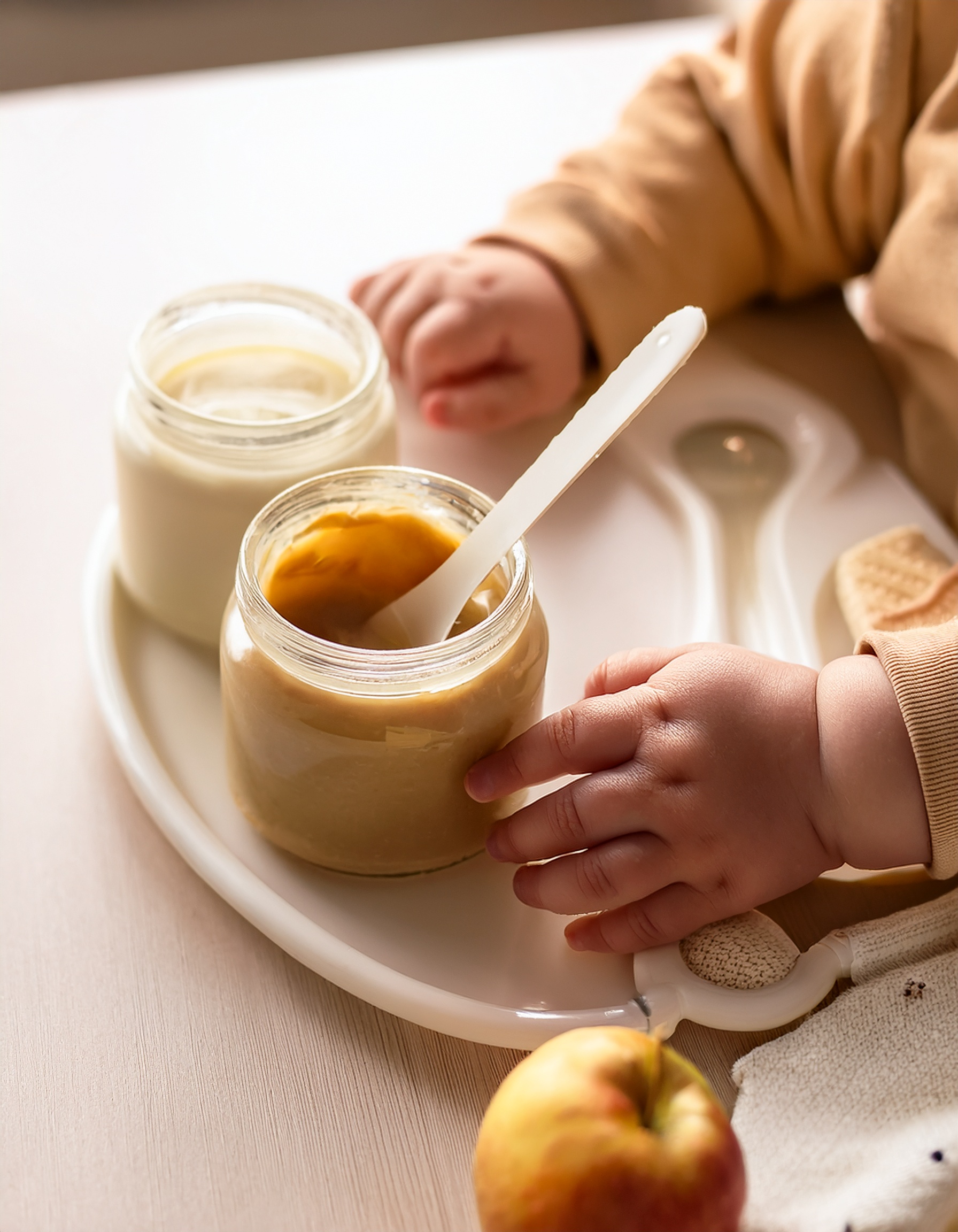 Firefly babyhände, beikost, rücken, realistisch, foto, beige 72616